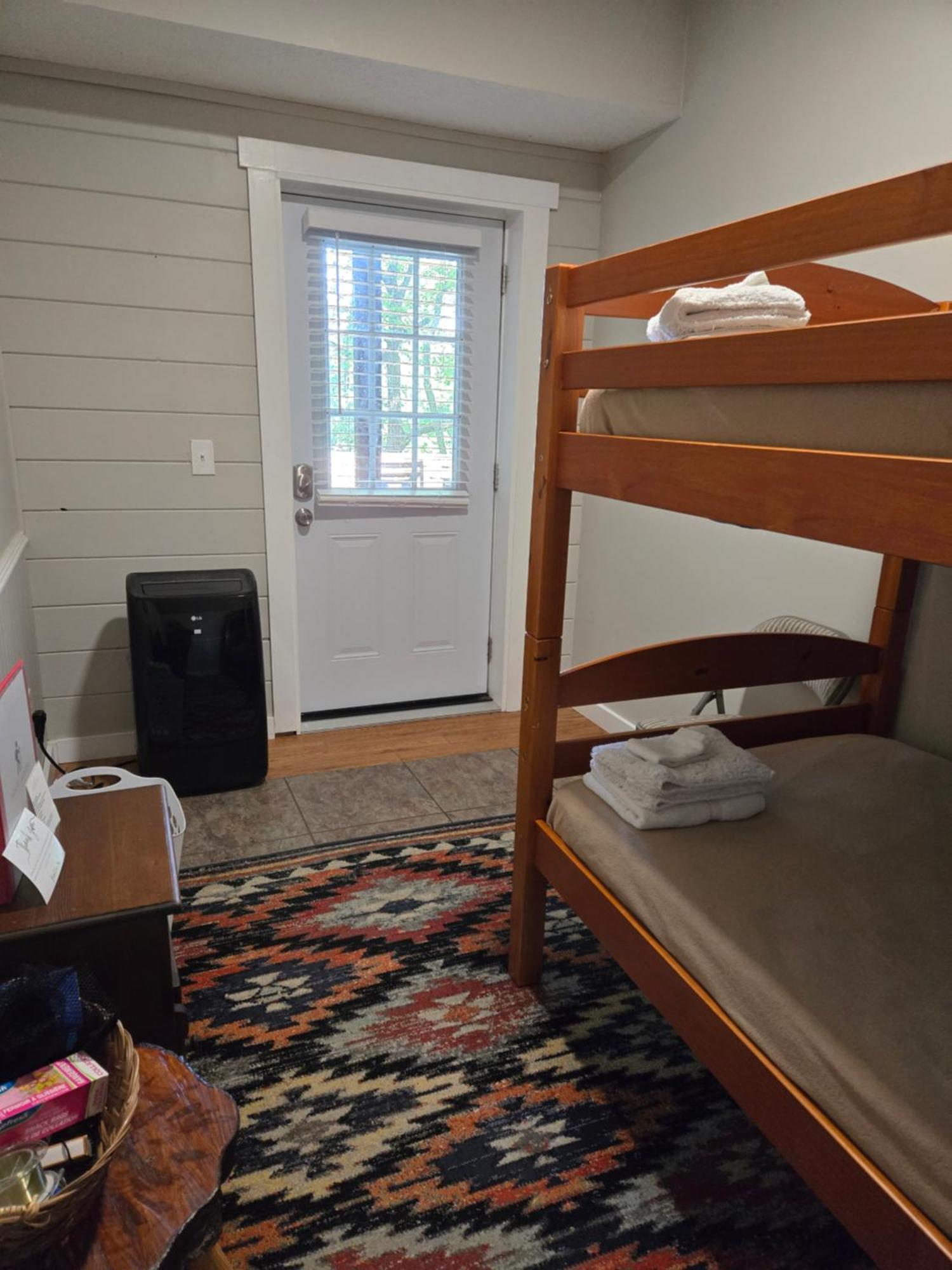 Barefoot Hills Hotel Dahlonega Buitenkant foto