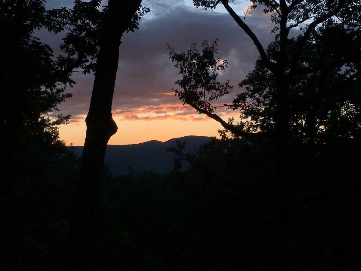 Barefoot Hills Hotel Dahlonega Buitenkant foto