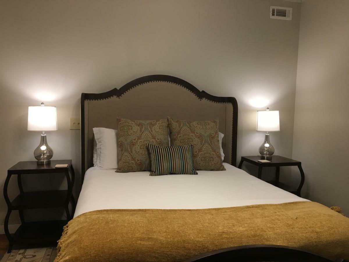 Barefoot Hills Hotel Dahlonega Buitenkant foto